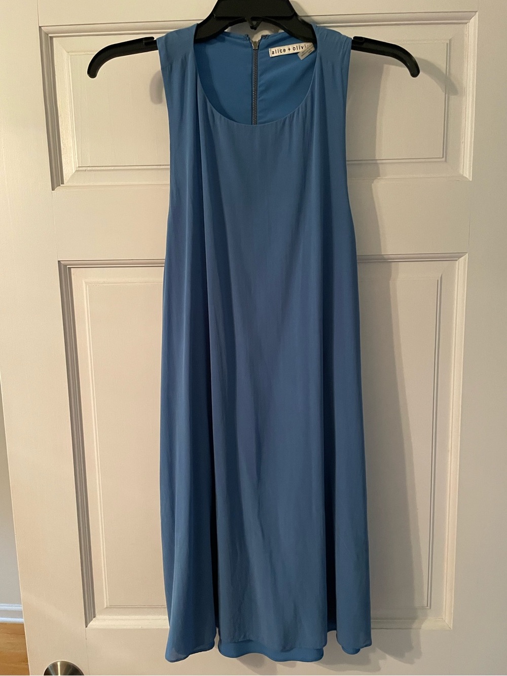 Alice + Olivia Sleeveless Fletcher Racerback Dusty Blue Midi Shift Dress Size M